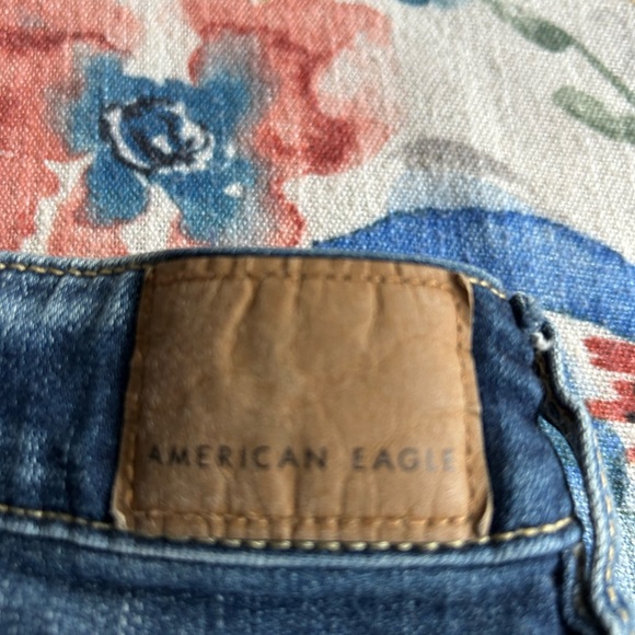 American Eagle Outfitters Blue Cropped Ankle Jeans - Picture 3 of 7